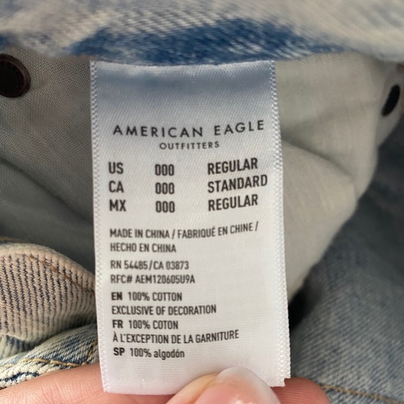 American Eagle Jeans 90’s Boyfriend style - Picture 3 of 3
